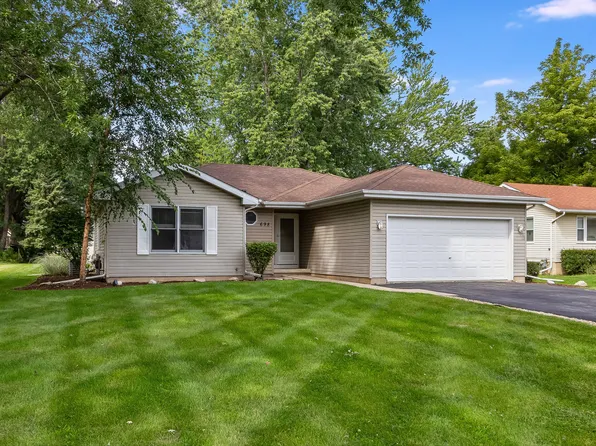 698 Karen Dr, Somonauk, IL 60552