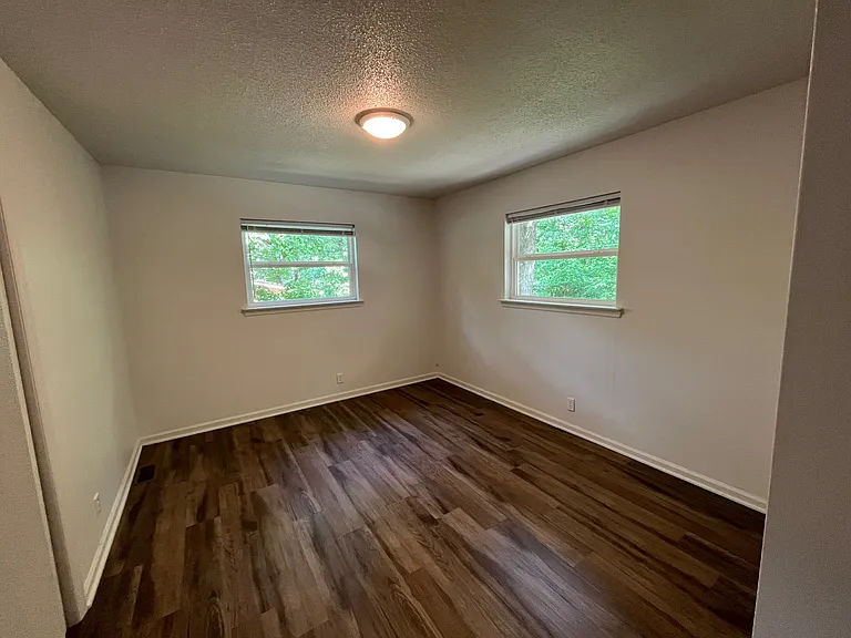 504 Paragon Dr #B — Photo 9