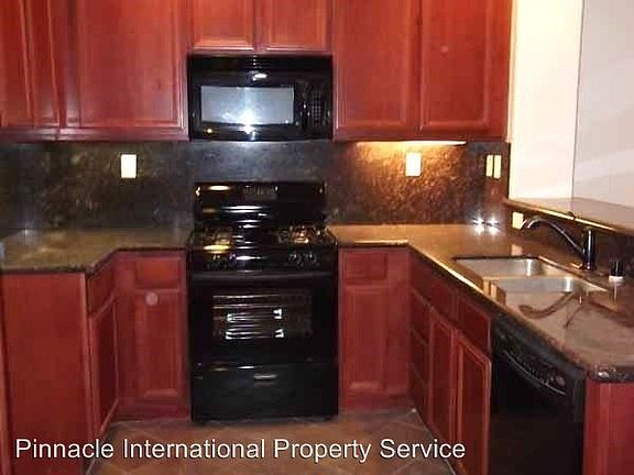 4th image of 13238 Murano Ave