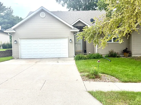 2202 Pinehurst Dr, Ames, IA 50010