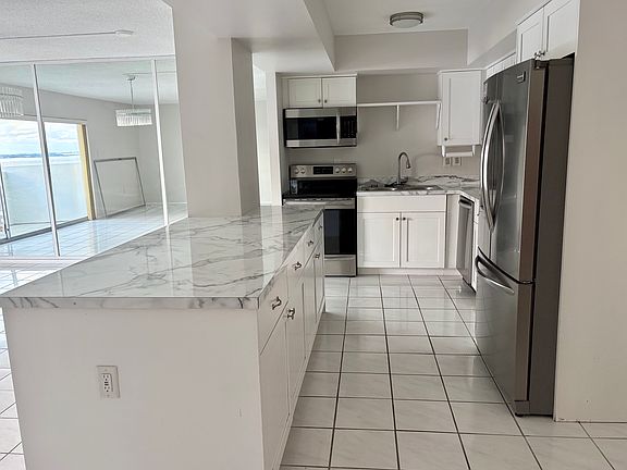 3rd image of 2401 Bayshore Blvd Unit 1112