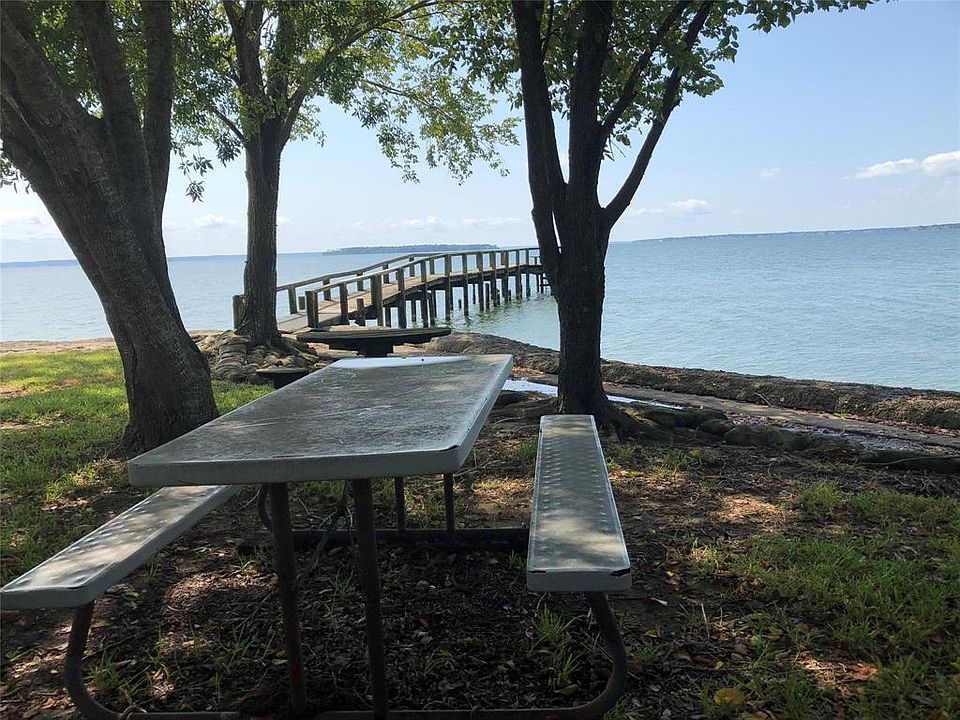 1st image of 115 Clear Water Dr