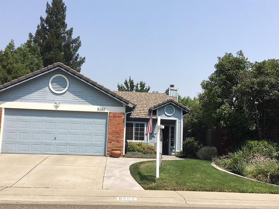 Lovely Laguna home waiting for its new owners! 3 Bedroom/2Baths. This home lives big!
