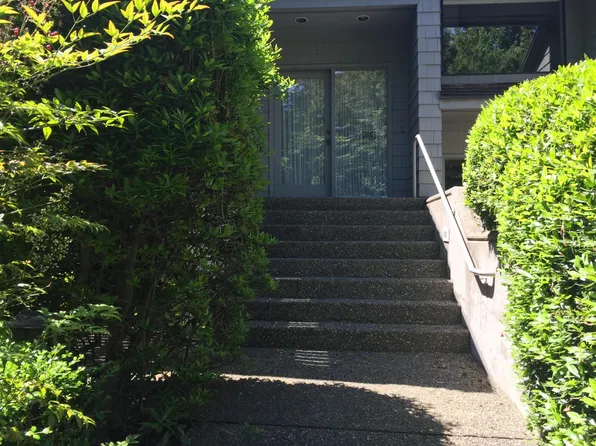 3605 93rd Ave SE, Mercer Island, WA 98040