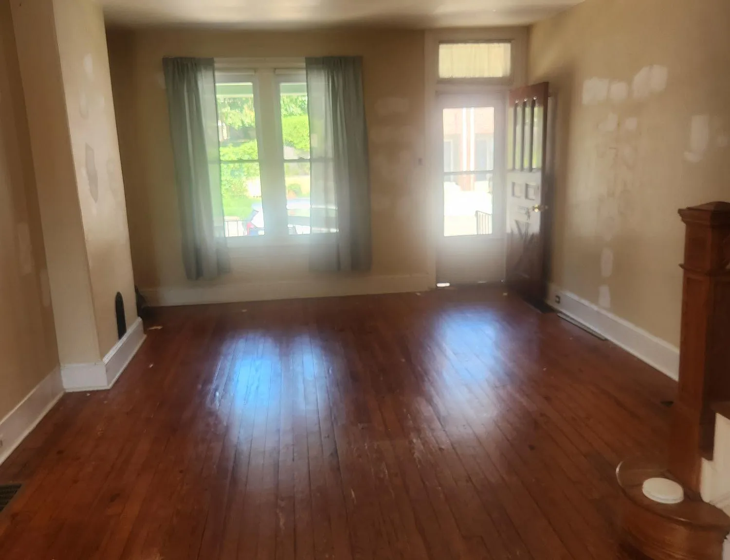 3 bed, 1060 sqft, $2,000 — Photo 3