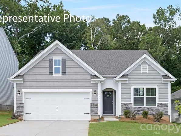620 17th Avenue Dr NE, Hickory, NC 28601