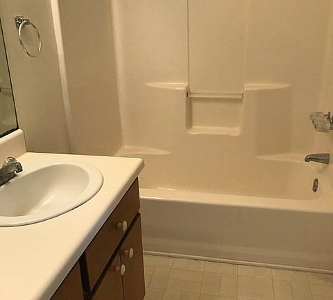 4th image of 1717 Poplar St #B