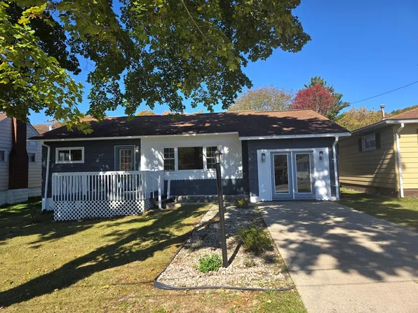 105 E Camellia St, Sophia, WV 25921