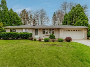 2133 Melody Ln, Waukesha, WI 53186