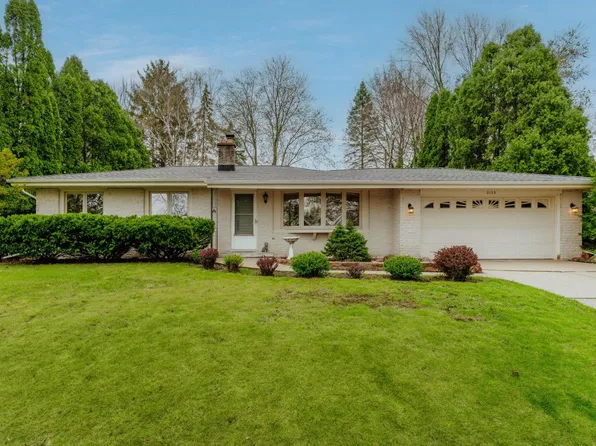 2133 Melody LANE, Waukesha, WI 53186