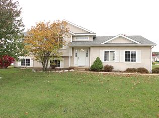 616 Misty Ridge Dr, Middleville, MI
