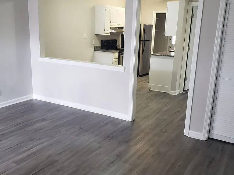 Waterway Crossing Apartments — Photo 14