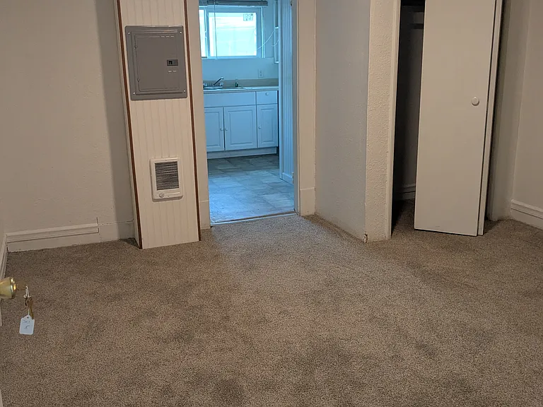 303 S 5th St #5 — Photo 2