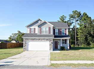 142 Yellowfoot Dr, Raeford, NC 28376