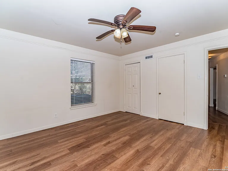 339 E Nottingham Dr — Photo 16