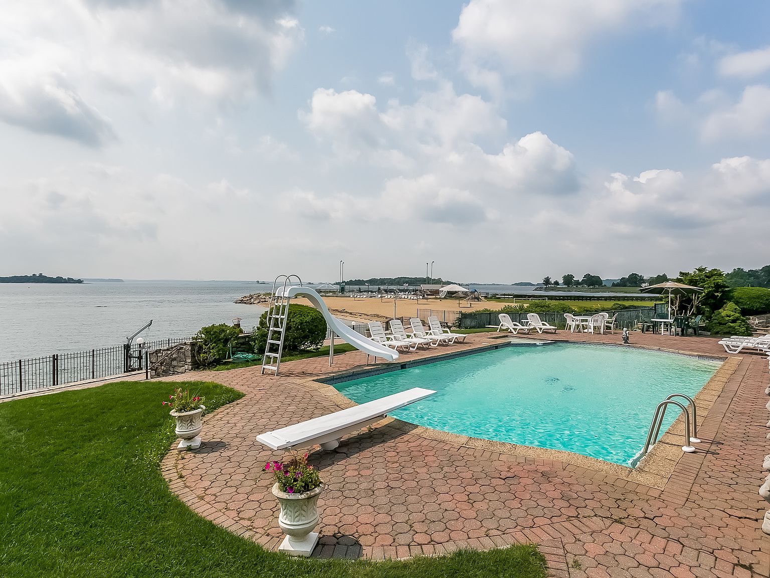 107 Kensington Oval, New Rochelle, NY 10805 Zillow