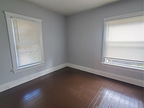 4th image of 82 Aqueduct St