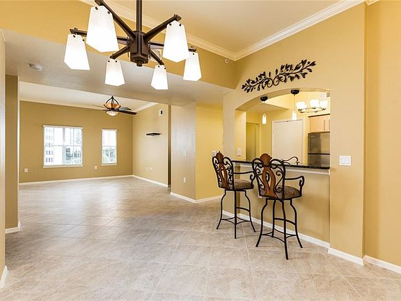 4th image of 100 4th Ave S APT 401