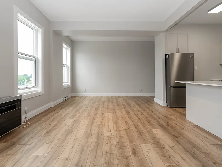523 Bay St #14 — Photo 6