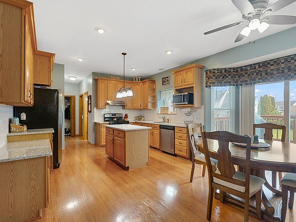 5th image of 304 Sterbenz Ct