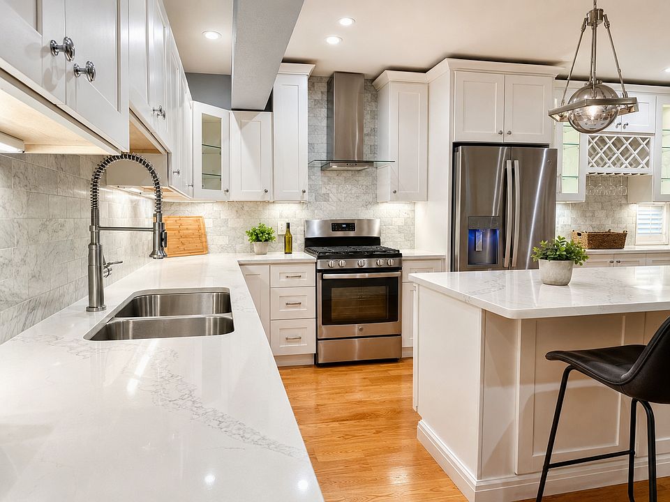 1st image of 11 S Mason St #6