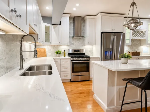 11 S Mason St #6, Salem, MA 01970