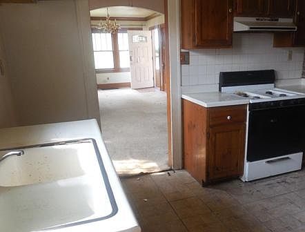 5th image of 2107 Benderwirt Ave