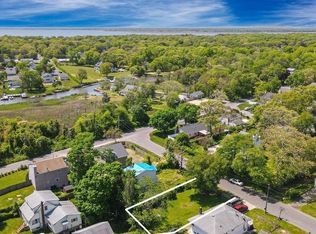 Lafayette Dr, Shirley, NY 11967