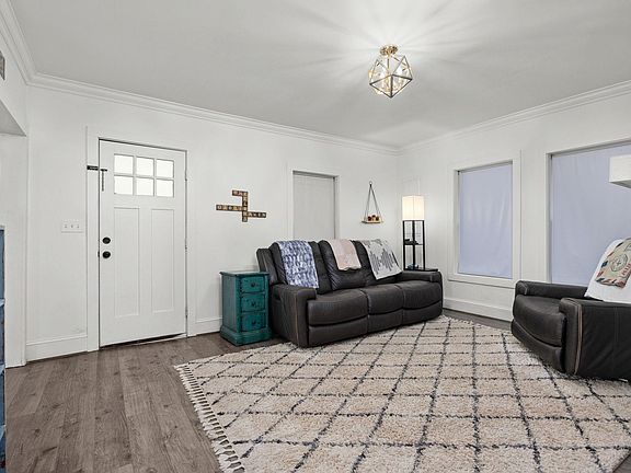 5th image of 221 E Lelia St
