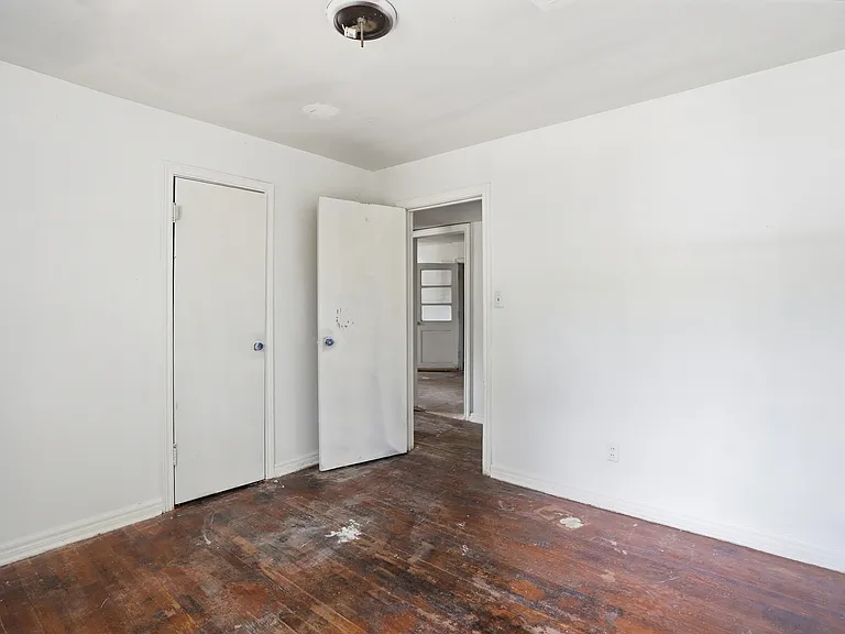 7827 Rugby Ave — Photo 15