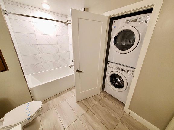 4th image of 535 India St #205