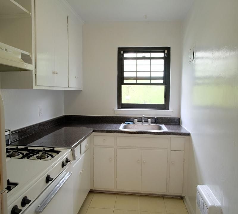 2nd image of 57 Cherokee Rd APT 1