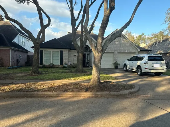 2930 Five Oaks Dr, Missouri City, TX 77459