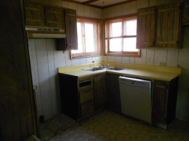 2nd image of 115 Granite St