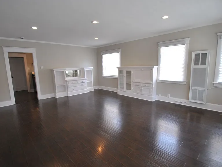 312 Temple Ave #D — Photo 9