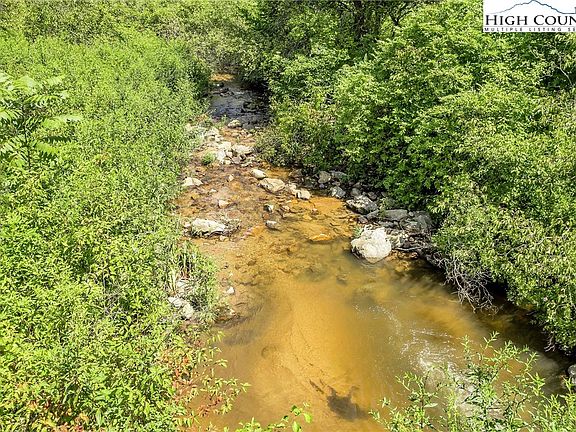 3rd image of 980 Sugar Camp Road