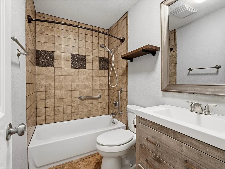 7000 Shannon Dr — Photo 28