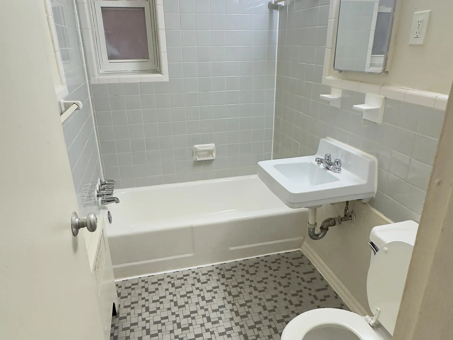 1 bed, 600 sqft, $1,256 — Photo 4