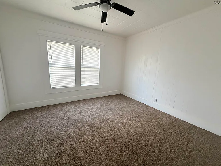 2115 Avenue F — Photo 11
