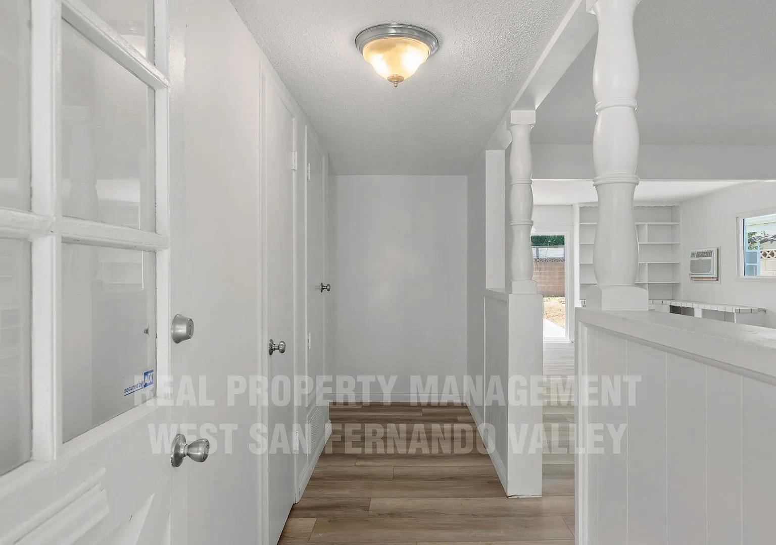 Charming Fully Renovated 3BR Home in West Hills with Spacious Backyard & 2-Car Garage — Photo 4