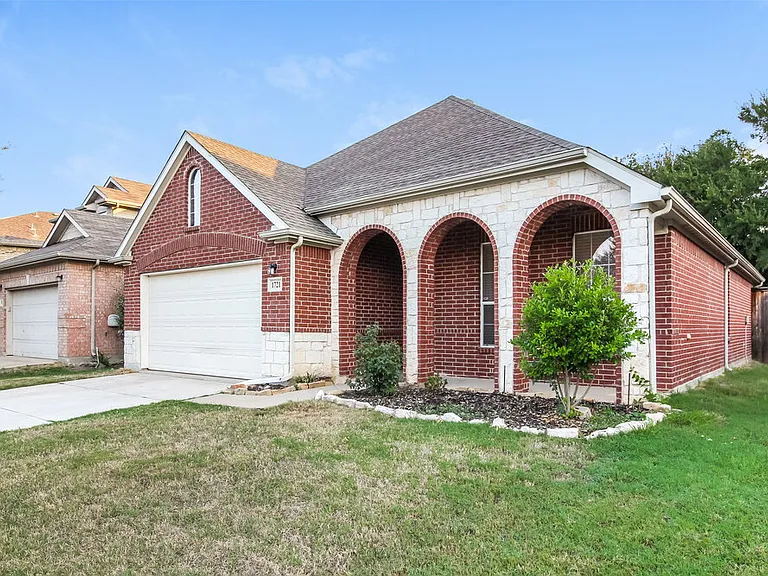 1721 Duck Cove Dr — Photo 3