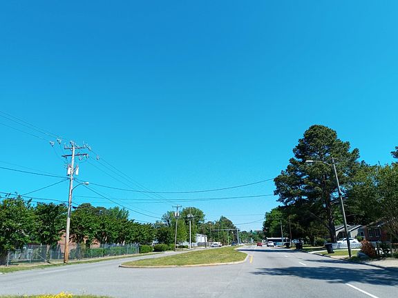 5th image of 1610 Cavalier Blvd