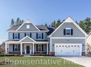 2272 Andalusian Dr, Hope Mills, NC 28348