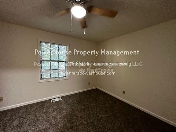 3rd image of 504 Oakwood Ct