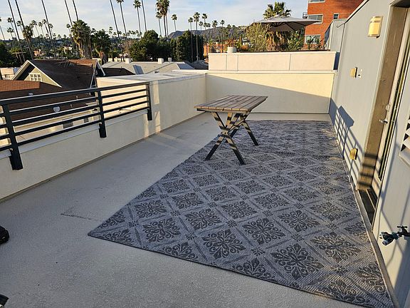 Roof Deck Table & Deck Mat