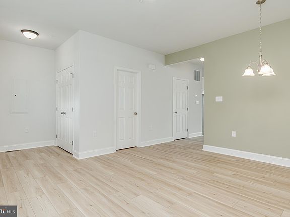 3rd image of 346 Linganore Ave