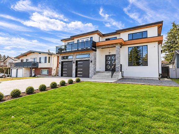 2nd image of 3265 Saturna Cres