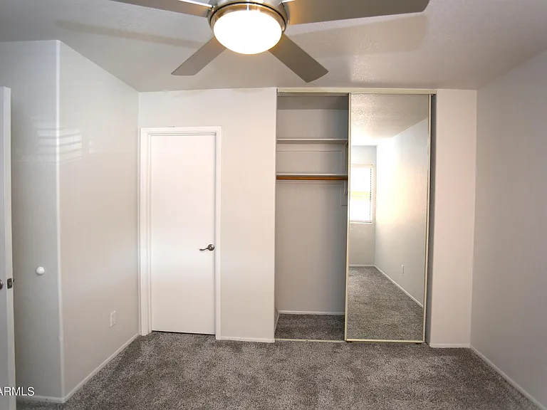 924 E Manor Dr — Photo 9