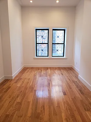 Rented by Oxford Property Group | media 11