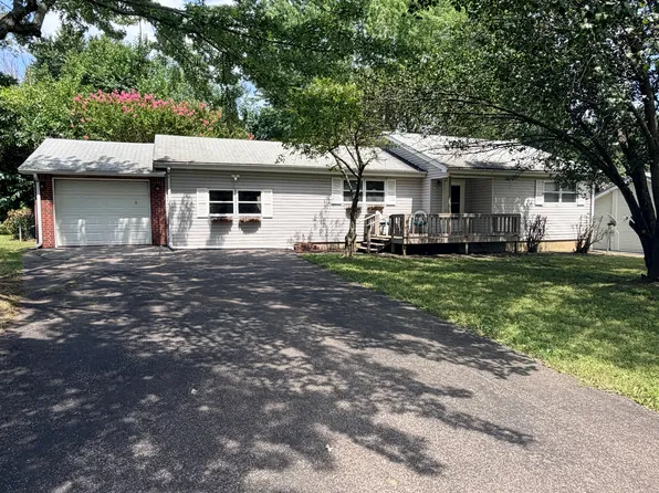 1709 Oak Hill Dr, Murray, KY 42071